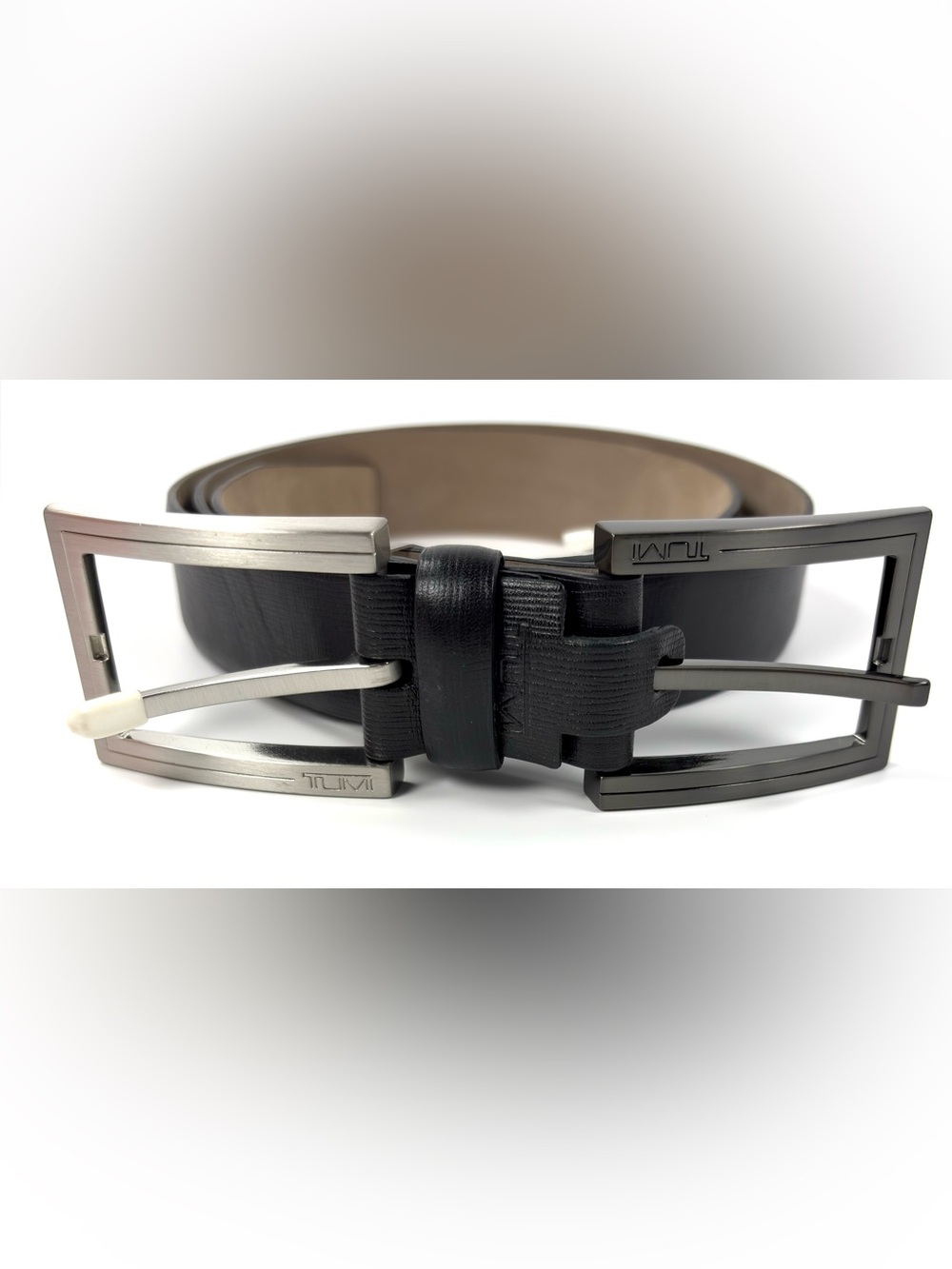 TUMI Men’s Saffiano Leather Belt Size 36 Black 2 Interchangeable Buckles NWT